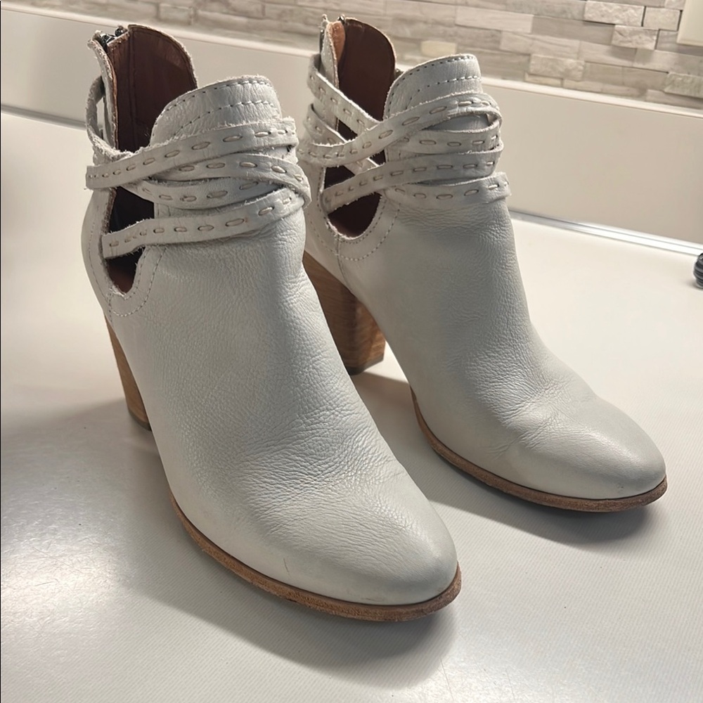 Frye Women's 8.5 B Leather Ankle Boots